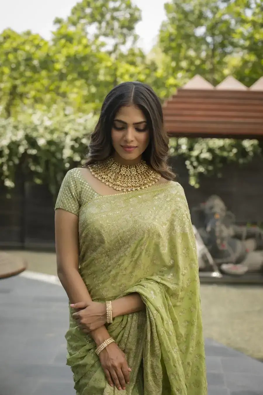 GLAMOROUS INDIAN GIRL MALAVIKA MOHANAN IN GREEN SAREE 6